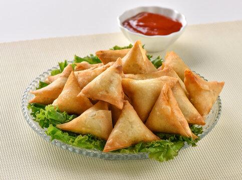 Mix Of Non-Veg Mini Samosa